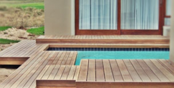 CroppedImage687350 decking 1